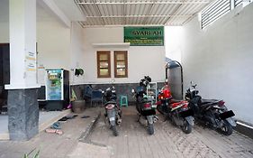 OYO 1941 Aaa Residence Syariah